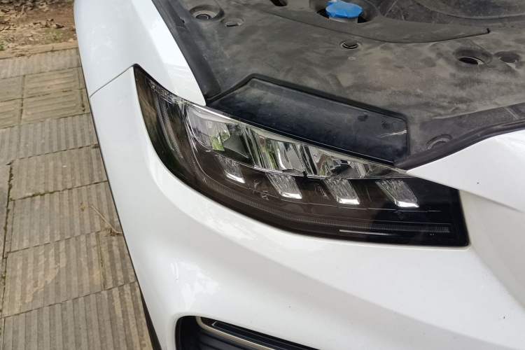 Used Geely Auto Emgrand X7 Sport 2020 1.5TD Automatic Smart Connect PRO Right Front Headlight