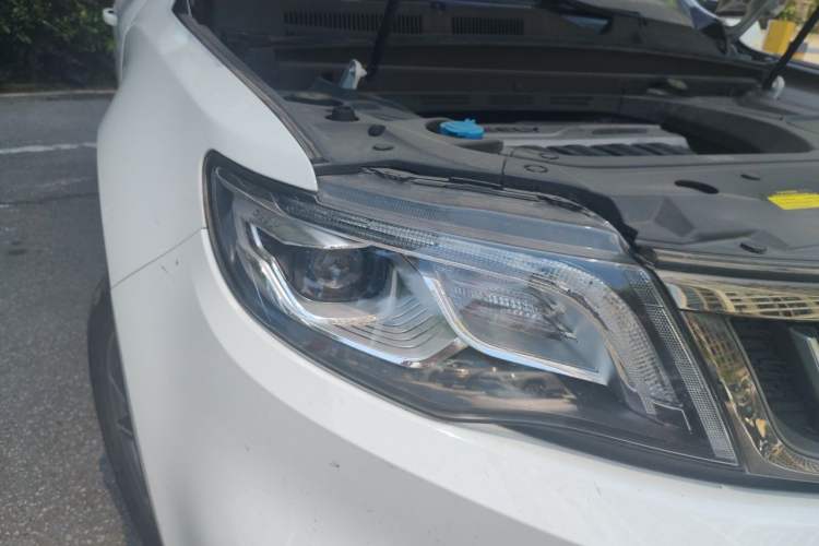 Used Geely Auto Emgrand X7 Sport 2020 1.8TD DCT Two-Wheel Drive Smart Connect 4G-Enabled Version Right Front Headlight