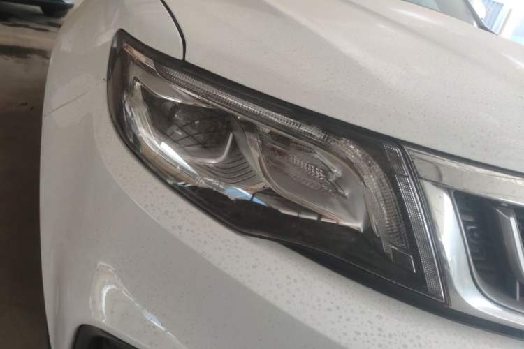 Used Geely Auto Emgrand X7 Sport 2020 1.8TD DCT Two-Wheel Drive Smart Connect 4G-Enabled Version Right Front Headlight