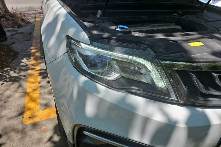 Used Geely Auto Emgrand X7 Sport 2020 1.8TD DCT Two-Wheel Drive Smart Connect 4G-Enabled Version Right Front Headlight