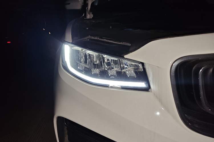 Used Geely Auto Emgrand X7 Sport 2020 1.8TD DCT Smart PRO Right Front Headlight