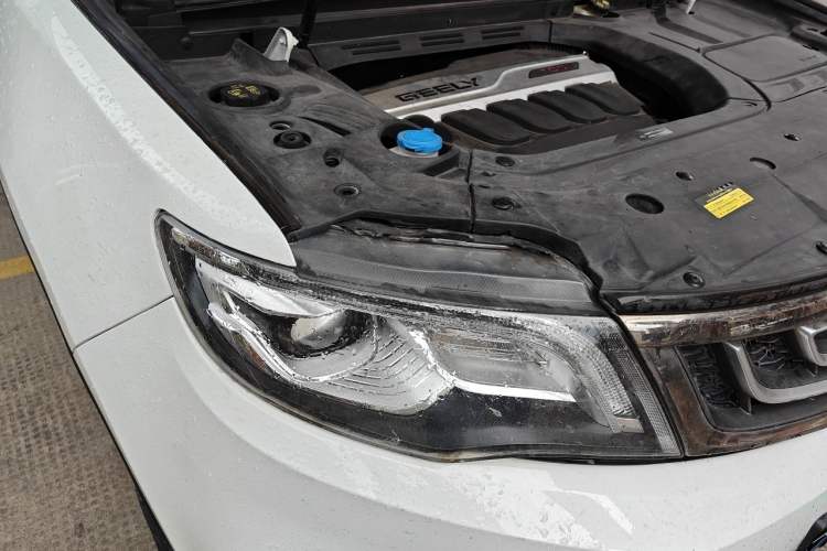 Used Geely Auto Emgrand X7 Sport 2020 1.8TD DCT Two-Wheel Drive Smart Connect 4G-Enabled Version Right Front Headlight