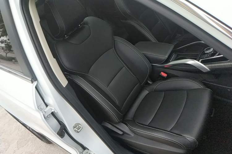 Used Geely Auto Emgrand X7 Sport 2020 1.8TD DCT Smart Connect PRO Right Front Seat