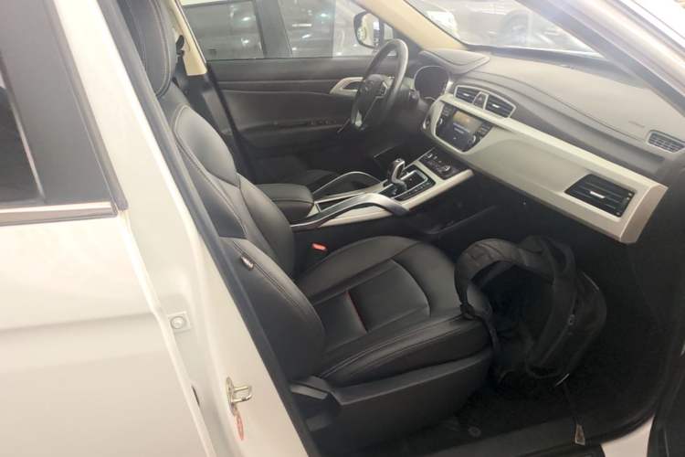 Used Geely Auto Emgrand X7 Sport 2020 1.8TD DCT Two-Wheel Drive Smart Connect 4G-Enabled Version Right Front Seat