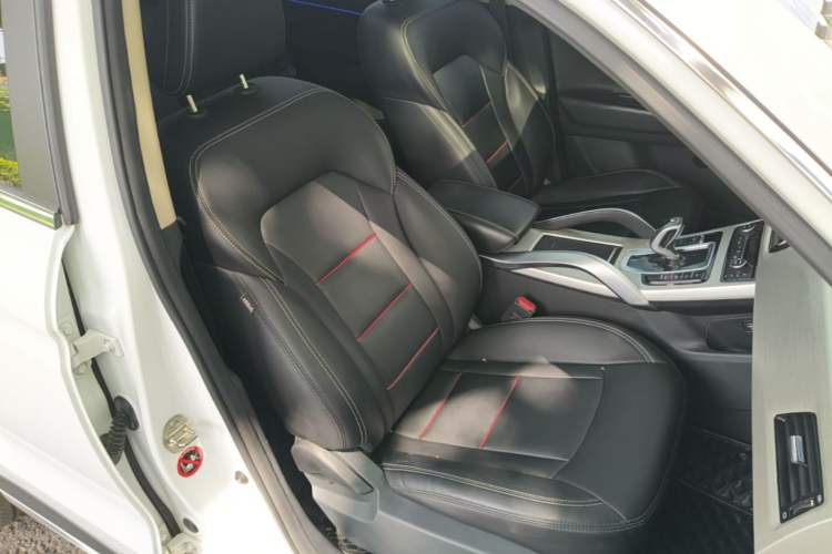 Used Geely Auto Emgrand X7 Sport 2020 1.8TD DCT Two-Wheel Drive Smart Connect 4G-Enabled Version Right Front Seat