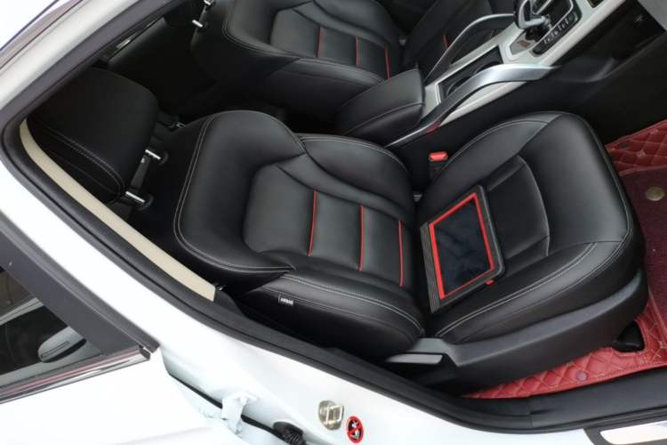 Used Geely Auto Emgrand X7 Sport 2020 1.8TD DCT Two-Wheel Drive Smart Connect 4G-Enabled Version Right Front Seat