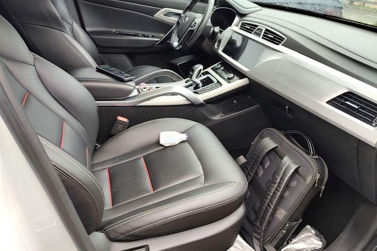 Used Geely Auto Emgrand X7 Sport 2020 1.8TD DCT Two-Wheel Drive Smart Connect 4G-Enabled Version Right Front Seat