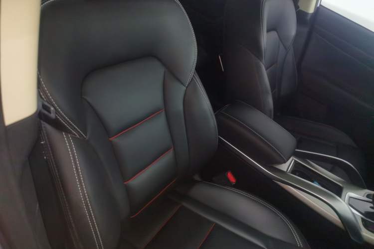 Used Geely Auto Emgrand X7 Sport 2020 1.8TD DCT Two-Wheel Drive Smart Connect 4G-Enabled Version Right Front Seat