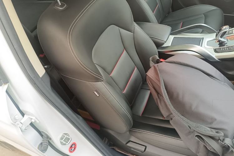 Used Geely Auto Emgrand X7 Sport 2020 1.8TD DCT Two-Wheel Drive Smart Connect 4G-Enabled Version Right Front Seat