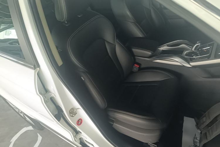 Used Geely Auto Emgrand X7 Sport 2020 1.8TD DCT Two-Wheel Drive Smart Connect 4G-Enabled Version Right Front Seat
