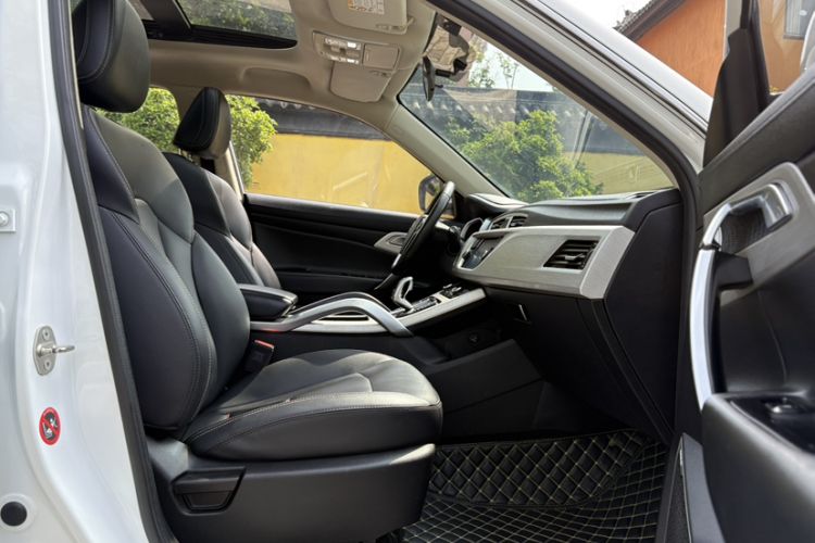 Used Geely Auto Emgrand X7 Sport 2020 1.8TD DCT Two-Wheel Drive Zhiya Model Right Front Seat