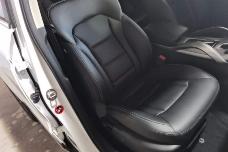 Used Geely Auto Emgrand X7 Sport 2020 1.8TD DCT Two-Wheel Drive Smart Connect 4G-Enabled Version Right Front Seat