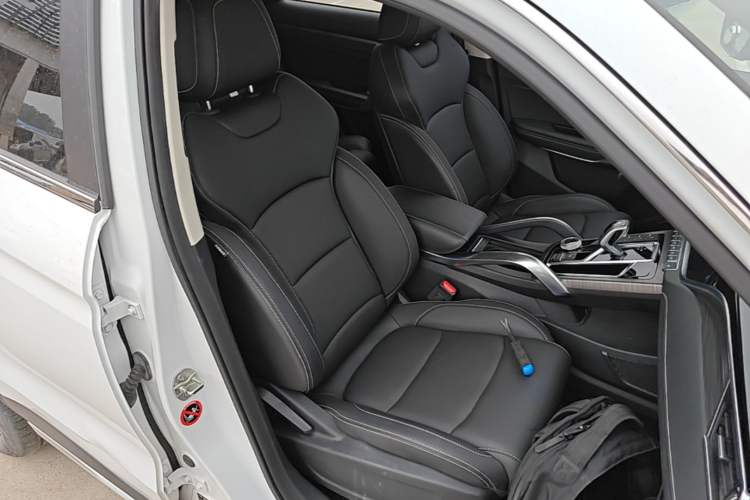 Used Geely Auto Emgrand X7 Sport 2020 1.5TD Automatic Smart Connect PRO Right Front Seat