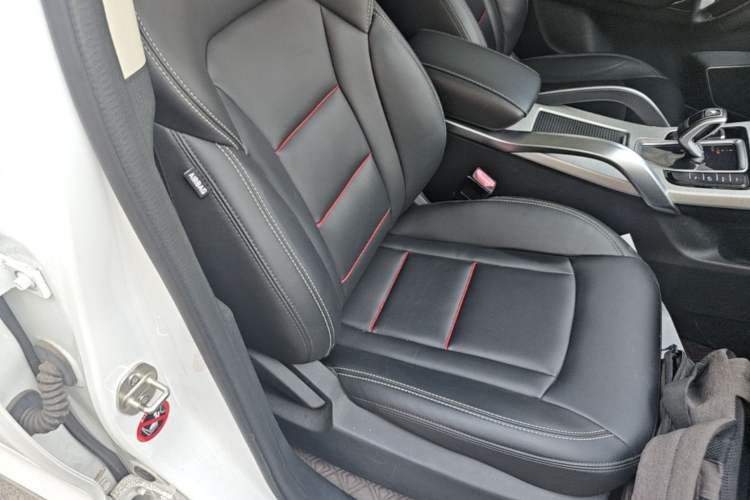 Used Geely Auto Emgrand X7 Sport 2020 1.8TD DCT Two-Wheel Drive Smart Connect 4G-Enabled Version Right Front Seat