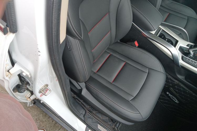 Used Geely Auto Emgrand X7 Sport 2020 1.8TD DCT Two-Wheel Drive Smart Connect 4G-Enabled Version Right Front Seat