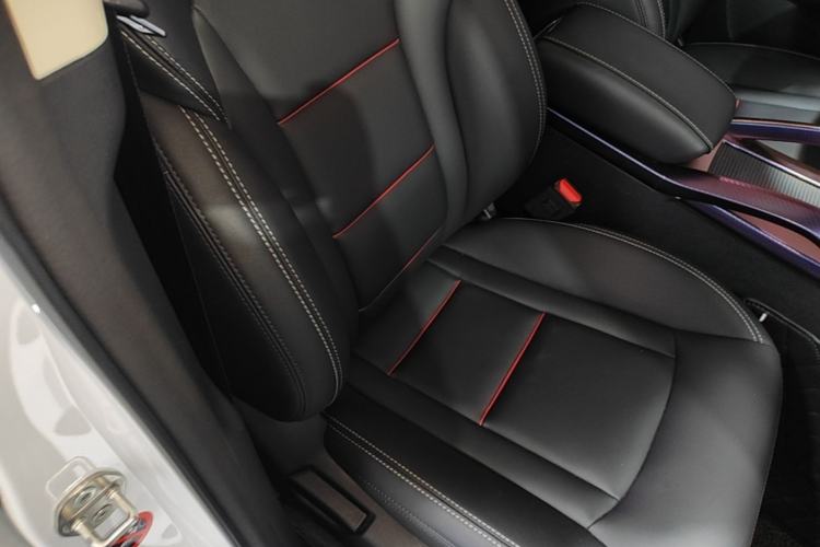 Used Geely Auto Emgrand X7 Sport 2020 1.8TD DCT Two-Wheel Drive Smart Connect 4G-Enabled Version Right Front Seat