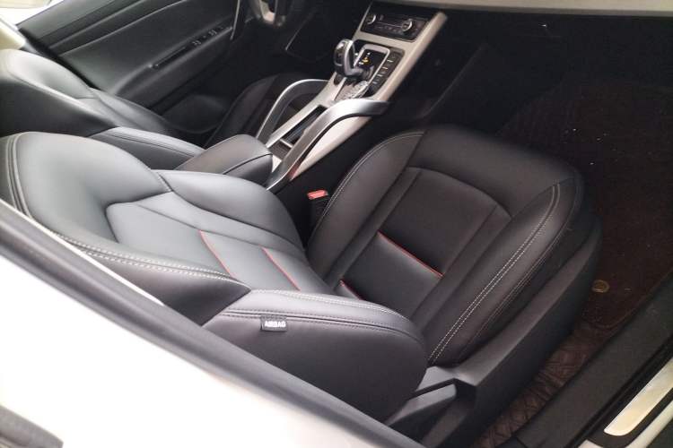 Used Geely Auto Emgrand X7 Sport 2020 1.8TD DCT Two-Wheel Drive Smart Connect 4G-Enabled Version Right Front Seat