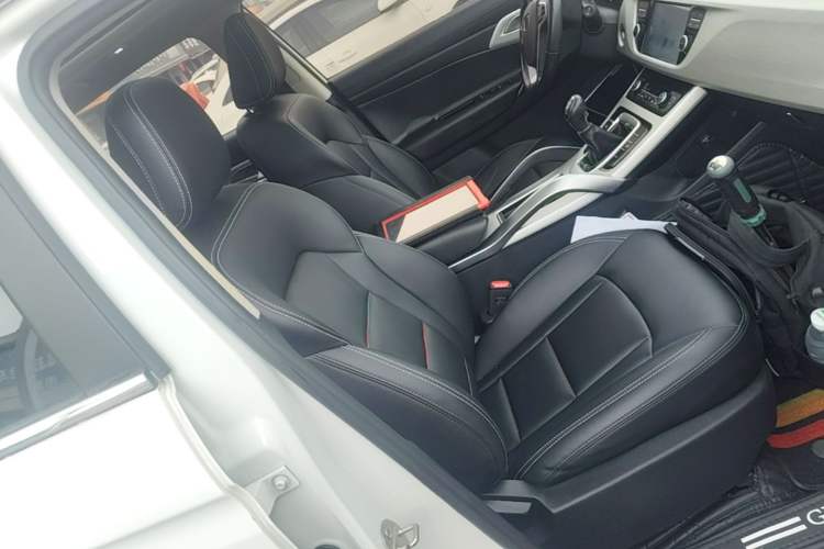 Used Geely Auto Emgrand X7 Sport 2020 1.8TD Manual Two-Wheel Drive Zhiya Model Right Front Seat