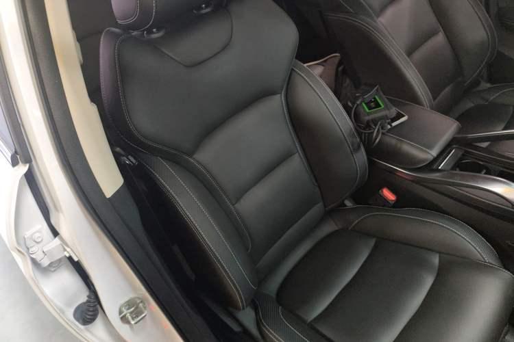 Used Geely Auto Emgrand X7 Sport 2020 1.5TD Automatic Smart Connect PRO Right Front Seat