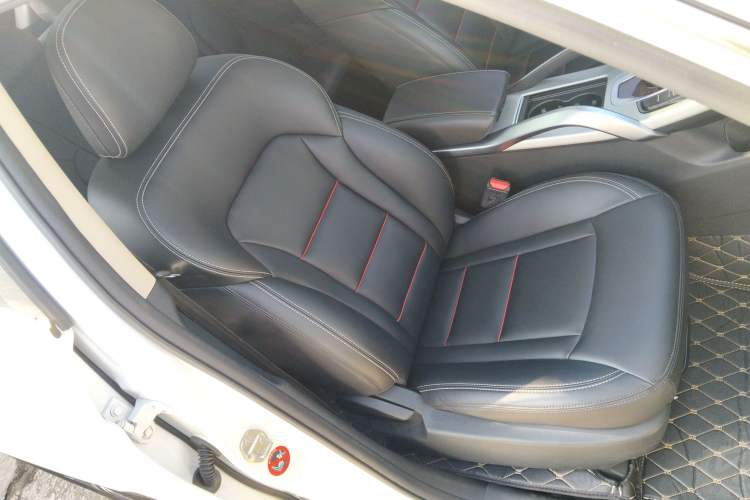 Used Geely Auto Emgrand X7 Sport 2020 1.8TD DCT Two-Wheel Drive Zhiya Model Right Front Seat