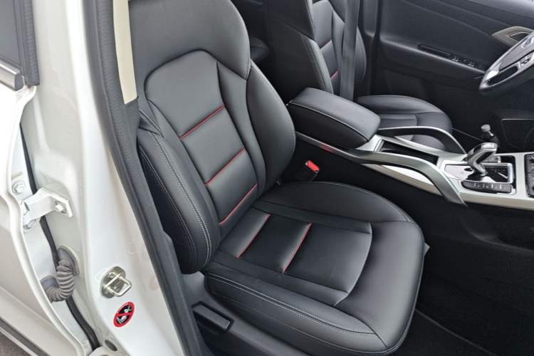 Used Geely Auto Emgrand X7 Sport 2020 1.8TD DCT Two-Wheel Drive Smart Connect 4G-Enabled Version Right Front Seat