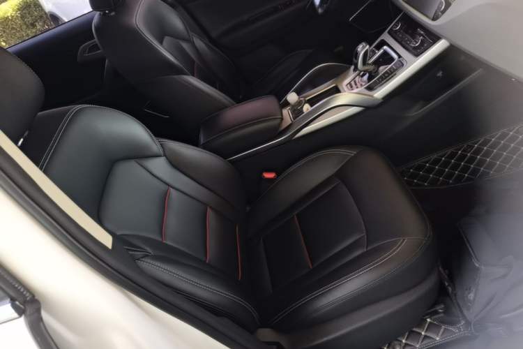 Used Geely Auto Emgrand X7 Sport 2020 1.8TD DCT Two-Wheel Drive Smart Connect 4G-Enabled Version Right Front Seat