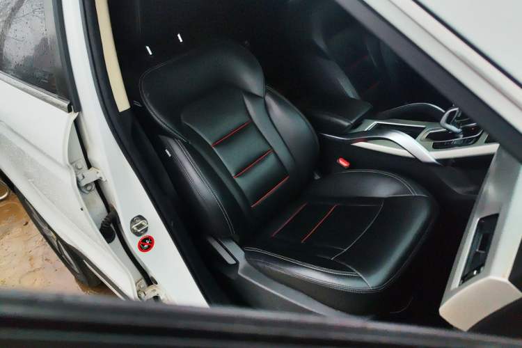 Used Geely Auto Emgrand X7 Sport 2020 1.8TD DCT Two-Wheel Drive Smart Connect 4G-Enabled Version Right Front Seat