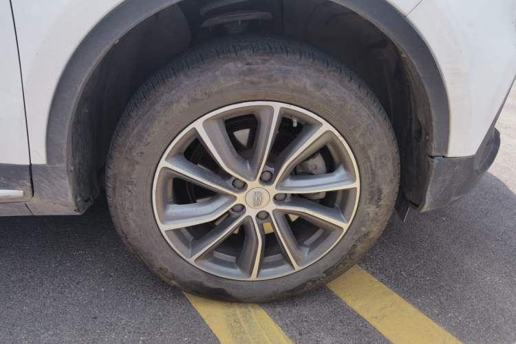 Used Geely Auto Emgrand X7 Sport 2020 1.8TD DCT Two-Wheel Drive Smart Connect 4G-Enabled Version Right Front Wheel Hub