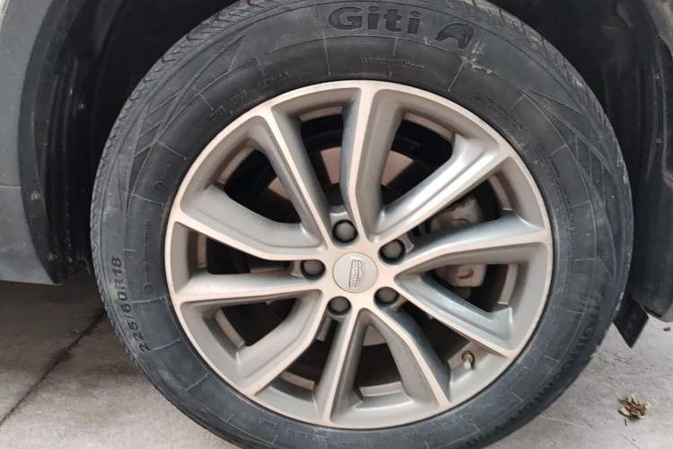 Used Geely Auto Emgrand X7 Sport 2020 1.8TD DCT Two-Wheel Drive Smart Connect 4G-Enabled Version Right Front Wheel Hub
