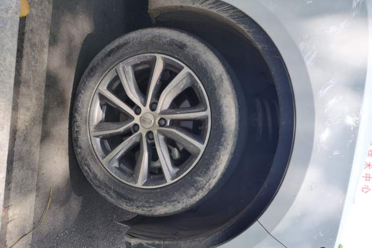Used Geely Auto Emgrand X7 Sport 2020 1.8TD DCT Two-Wheel Drive Smart Connect 4G-Enabled Version Right Front Wheel Hub