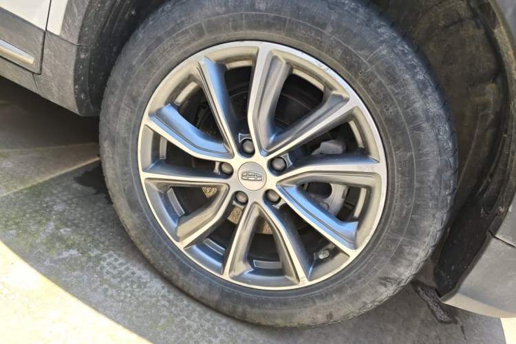 Used Geely Auto Emgrand X7 Sport 2020 1.8TD DCT Two-Wheel Drive Smart Connect 4G-Enabled Version Right Front Wheel Hub