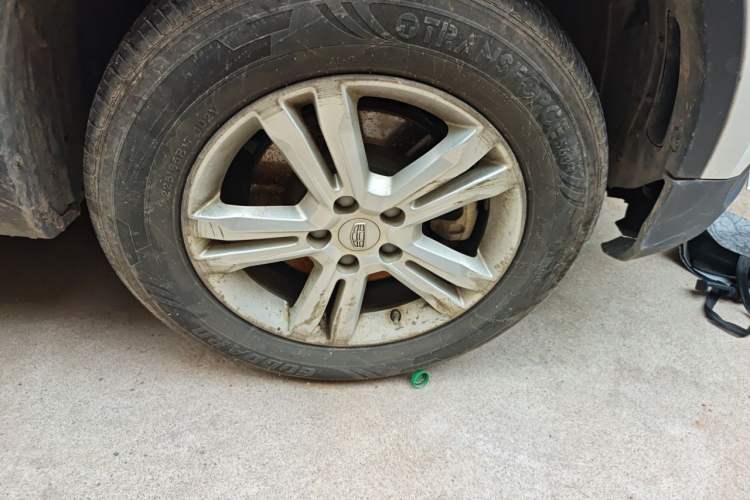 Used Geely Auto Emgrand X7 Sport 2020 1.8TD Manual Two-Wheel Drive Elite Version Right Front Wheel Hub