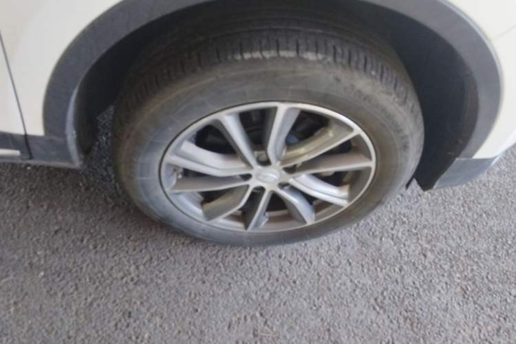 Used Geely Auto Emgrand X7 Sport 2020 1.8TD DCT Two-Wheel Drive Smart Connect 4G-Enabled Version Right Front Wheel Hub