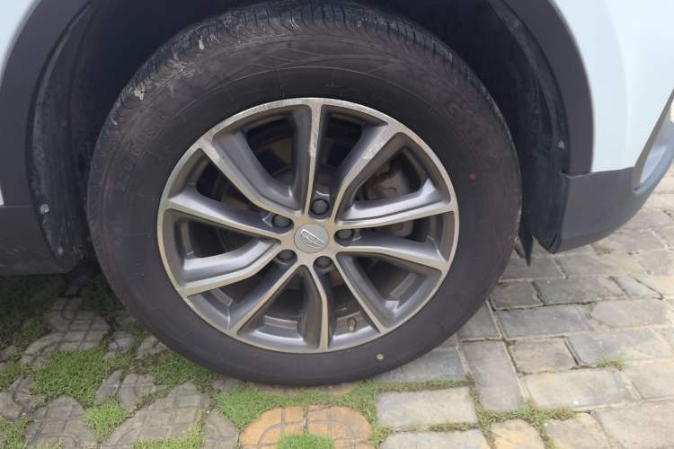 Used Geely Auto Emgrand X7 Sport 2020 1.8TD DCT Two-Wheel Drive Smart Connect 4G-Enabled Version Right Front Wheel Hub