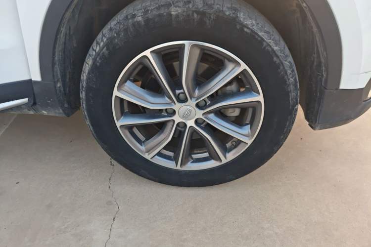 Used Geely Auto Emgrand X7 Sport 2020 1.8TD DCT Two-Wheel Drive Zhiya Model Right Front Wheel Hub