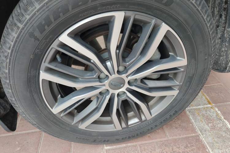 Used Geely Auto Emgrand X7 Sport 2020 1.5TD Automatic Smart Connect PRO Right Front Wheel Hub