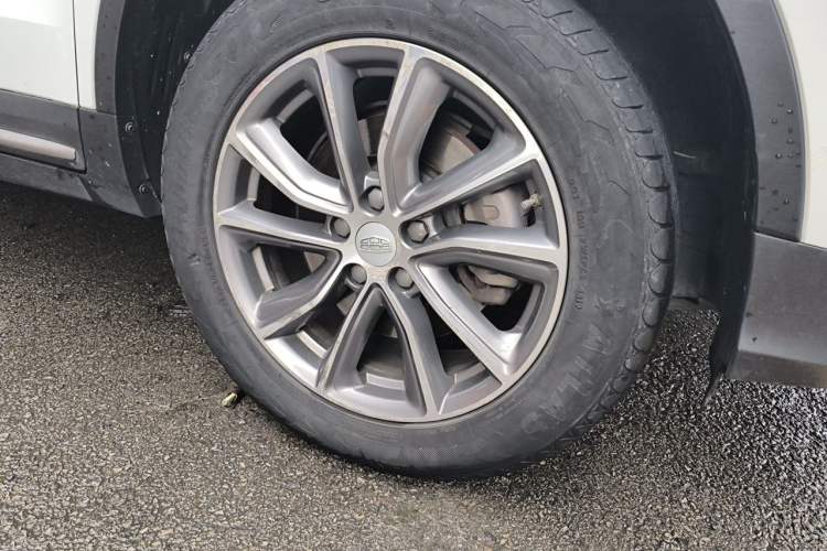 Used Geely Auto Emgrand X7 Sport 2020 1.8TD DCT Two-Wheel Drive Smart Connect 4G-Enabled Version Right Front Wheel Hub
