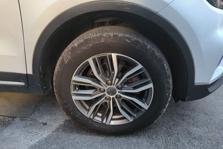 Used Geely Auto Emgrand X7 Sport 2020 1.5TD Automatic Smart Connect PRO Right Front Wheel Hub