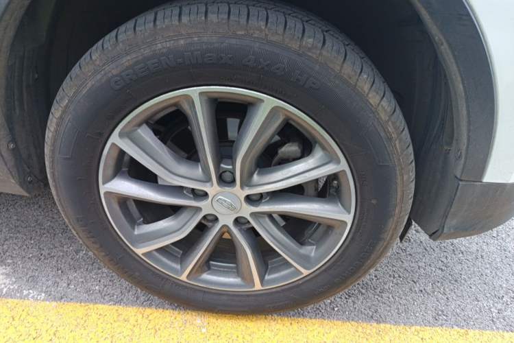 Used Geely Auto Emgrand X7 Sport 2020 1.8TD DCT Two-Wheel Drive Smart Connect 4G-Enabled Version Right Front Wheel Hub