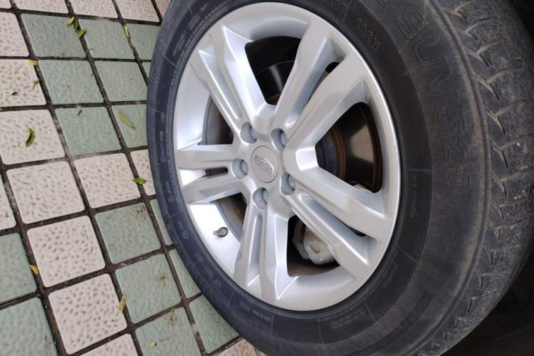 Used Geely Auto Emgrand X7 Sport 2020 1.8TD Manual Two-Wheel Drive Elite Version Right Front Wheel Hub