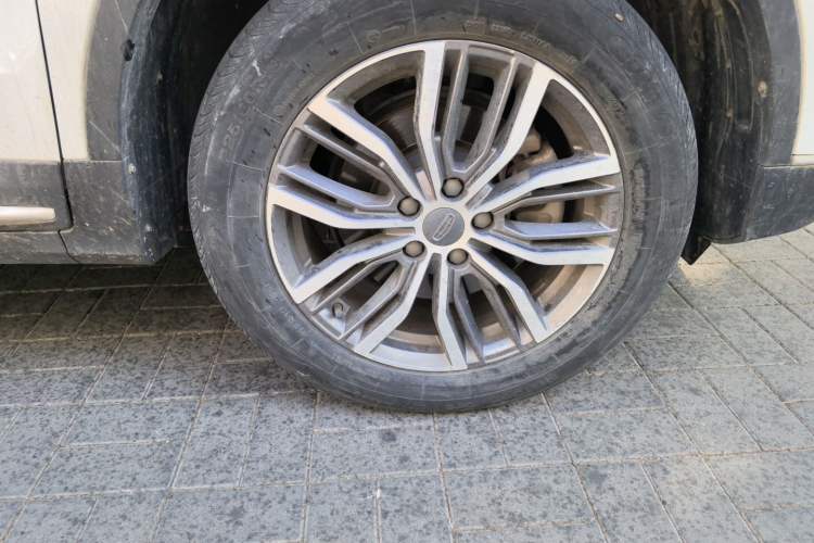 Used Geely Auto Emgrand X7 Sport 2020 1.5TD Automatic Smart Connect PRO Right Front Wheel Hub