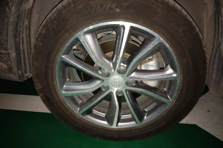 Used Geely Auto Emgrand X7 Sport 2020 1.8TD DCT Two-Wheel Drive Smart Connect 4G-Enabled Version Right Front Wheel Hub