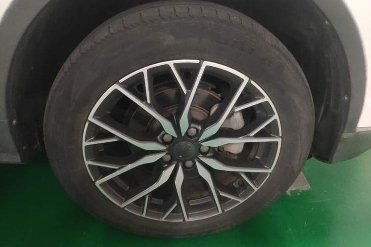 Used Geely Auto Emgrand X7 Sport 2020 1.8TD DCT Zhi Ling PRO Right Front Wheel Hub