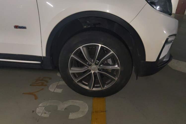 Used Geely Auto Emgrand X7 Sport 2020 1.8TD DCT Two-Wheel Drive Smart Connect 4G-Enabled Version Right Front Wheel Hub