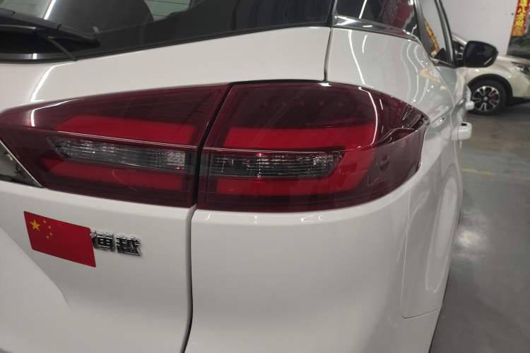 Used Geely Auto Emgrand X7 Sport 2020 1.8TD DCT Two-Wheel Drive Smart Connect 4G-Enabled Version Right Rear Taillight