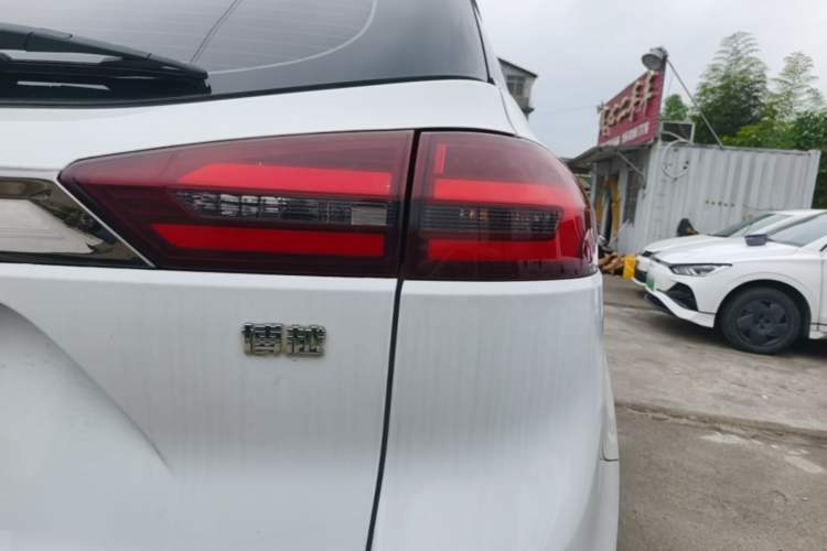 Used Geely Auto Emgrand X7 Sport 2020 1.8TD DCT Two-Wheel Drive Smart Connect 4G-Enabled Version Right Rear Taillight