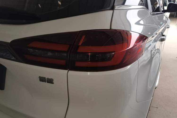 Used Geely Auto Emgrand X7 Sport 2020 1.8TD DCT Two-Wheel Drive Zhiya Model Right Rear Taillight