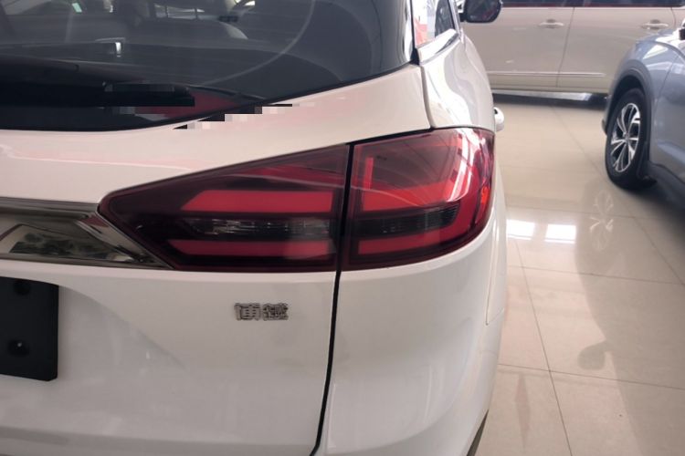 Used Geely Auto Emgrand X7 Sport 2020 1.8TD DCT Two-Wheel Drive Smart Connect 4G-Enabled Version Right Rear Taillight