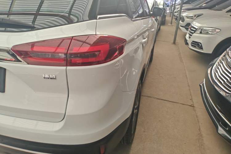 Used Geely Auto Emgrand X7 Sport 2020 1.8TD DCT Two-Wheel Drive Smart Connect 4G-Enabled Version Right Rear Taillight