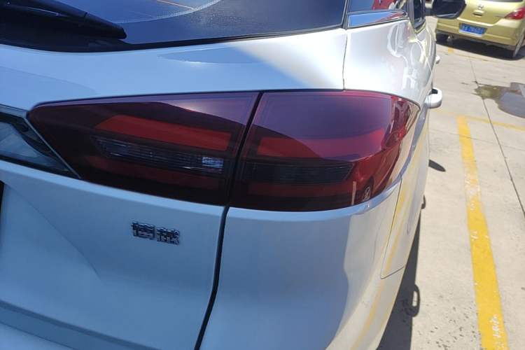 Used Geely Auto Emgrand X7 Sport 2020 1.8TD DCT Two-Wheel Drive Zhiya Model Right Rear Taillight